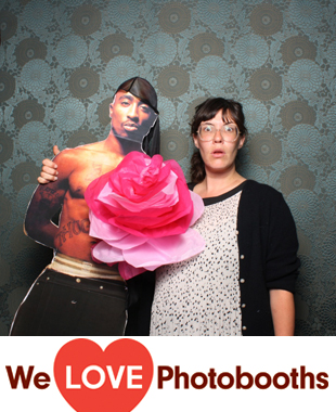 Th Green Building Photo Booth Image