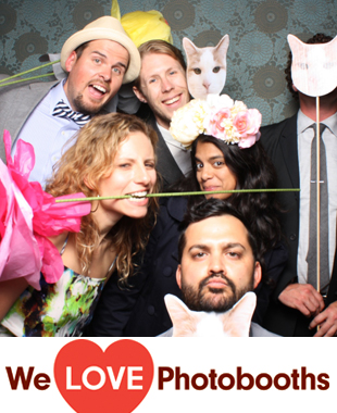 Th Green Building Photo Booth Image