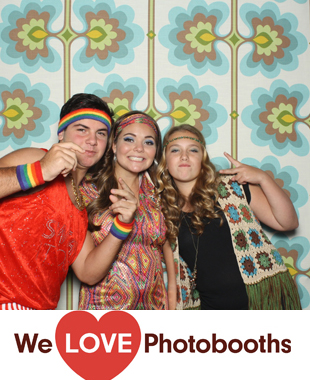 The Raven and the Peach Photo Booth Image