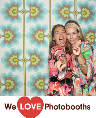 The Raven and the Peach Photo Booth Image