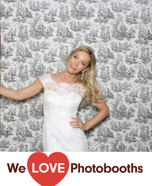 Water's Edge Photo Booth Image