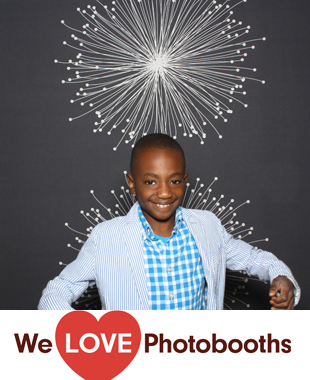 DJ's International Buffet Bar and Grill Photo Booth Image