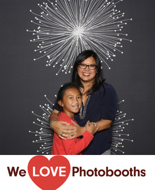 DJ's International Buffet Bar and Grill Photo Booth Image