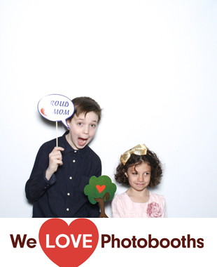 Oceans 8 at Brownstone Billiards Photo Booth Image