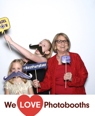 Oceans 8 at Brownstone Billiards Photo Booth Image
