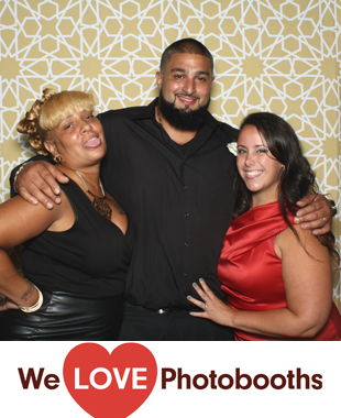 Red Maple Vineyard Photo Booth Image