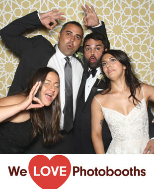 Red Maple Vineyard Photo Booth Image