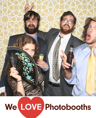 Red Maple Vineyard Photo Booth Image