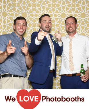 WoodsEdge Farm Photo Booth Image