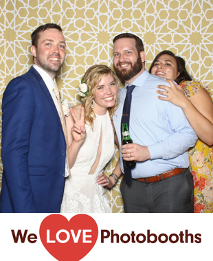 WoodsEdge Farm Photo Booth Image