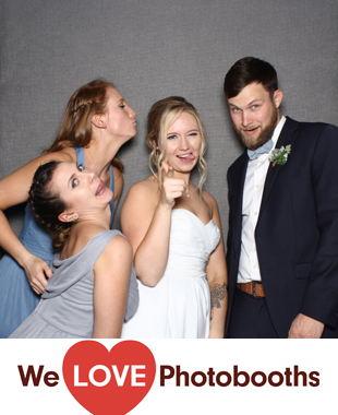 The Lakehouse Inn Photo Booth Image