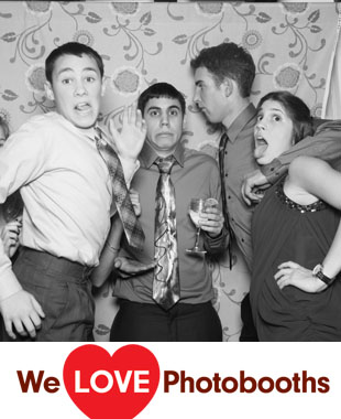 Estate at The Three Village Inn Photo Booth Image