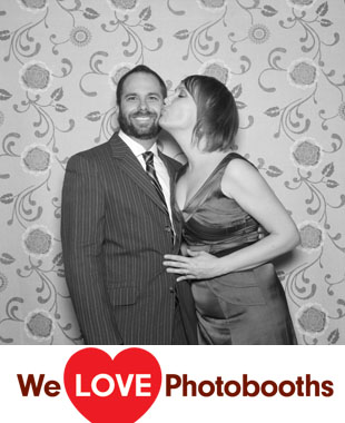 Estate at The Three Village Inn Photo Booth Image