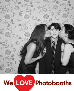 Estate at The Three Village Inn Photo Booth Image