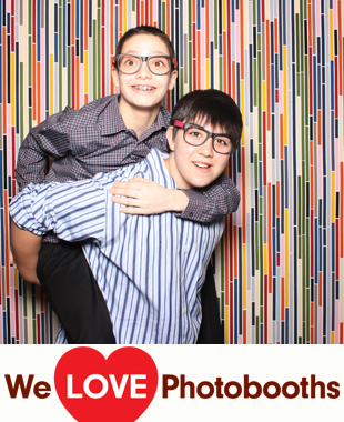 Glen Oaks Club Photo Booth Image