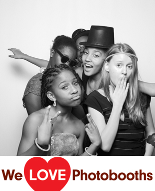 New York Marriott at the Brooklyn Bridge Photo Booth Image