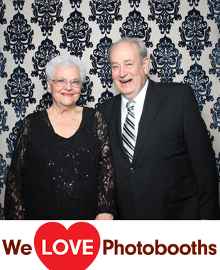 The Inn at Millrace Pond Photo Booth Image