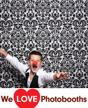 Land's End Catering Hall Photo Booth Image
