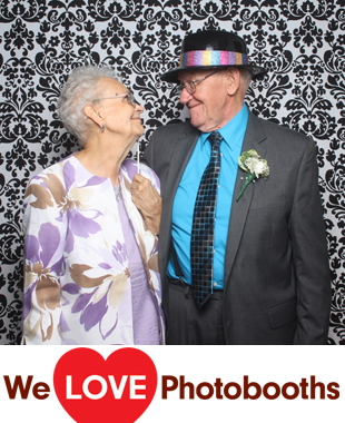 The Historic Old Bermuda Inn Photo Booth Image