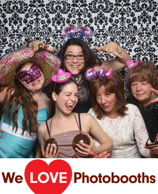 The Historic Old Bermuda Inn Photo Booth Image
