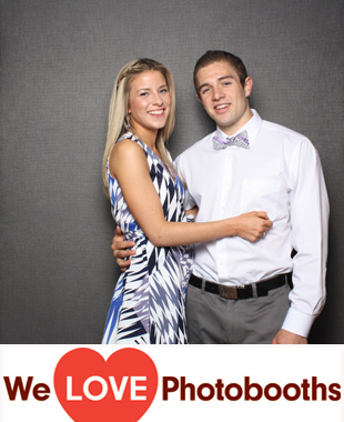 Belle Voir on the Delaware at The Pen Ryn Estate Photo Booth Image